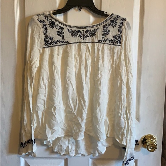 Blouse - Picture 2 of 3